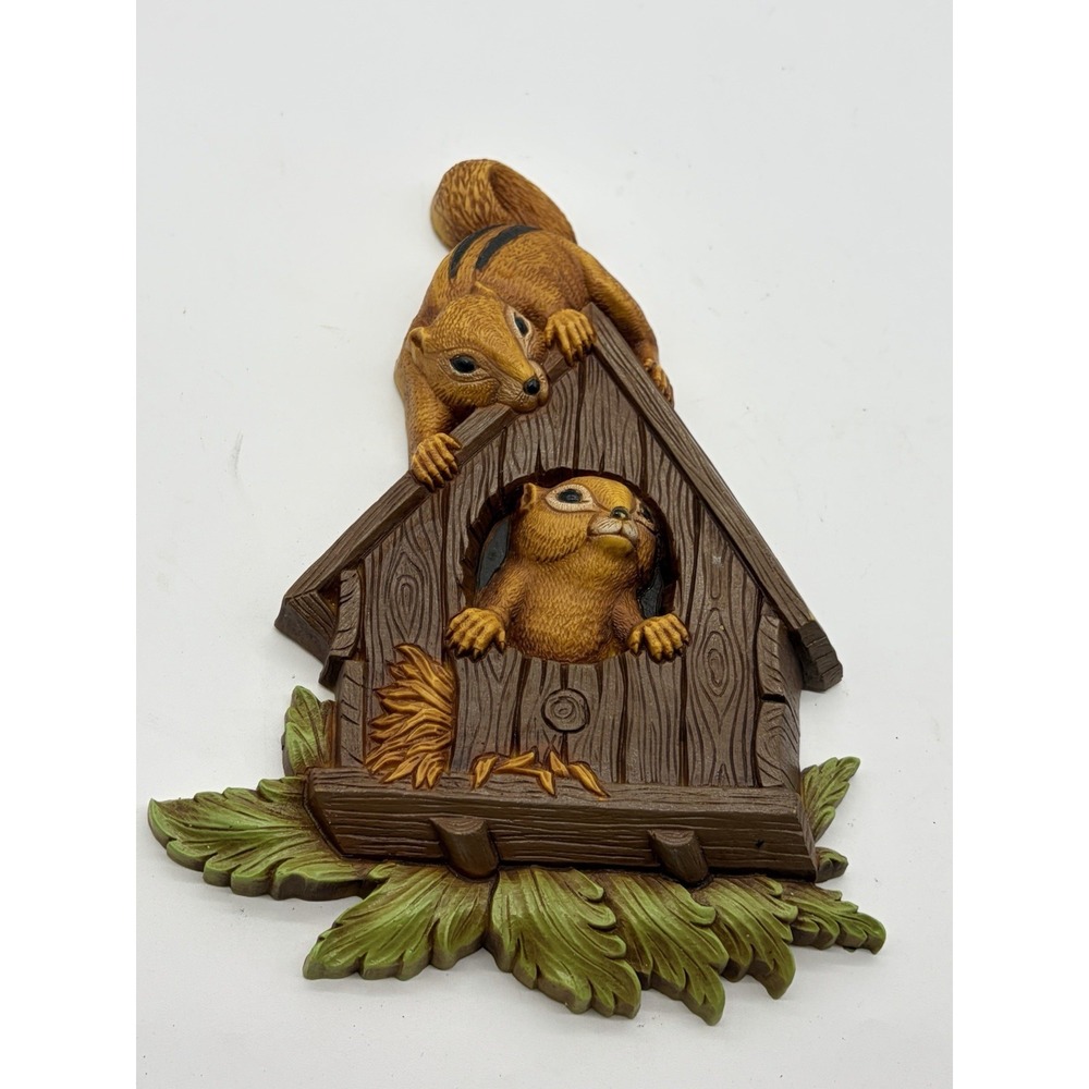 Vintage Homco Dart Squirrel Chipmunk Bird House Wall Hanging Plastic Home Decor